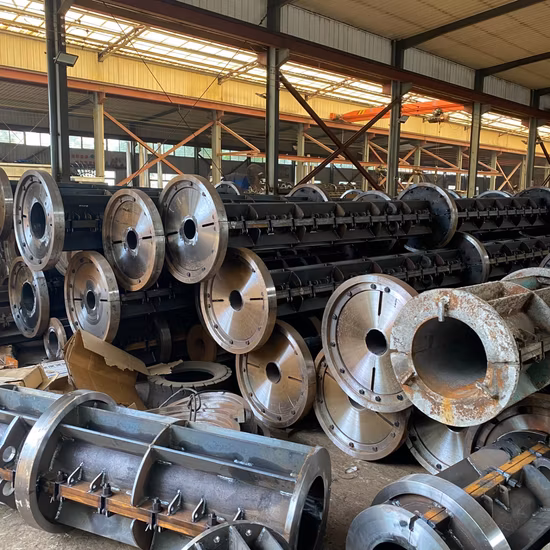 Macchina per la produzione di mucchi di stampi per pali in cemento precompresso